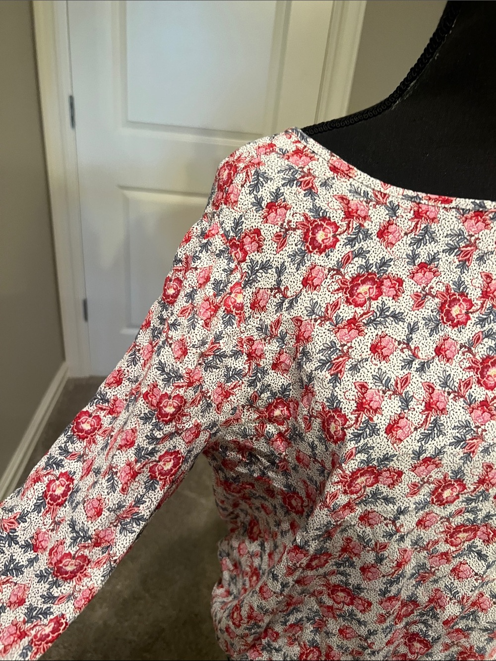 LOFT Red & White Floral Boatneck Long-Sleeve Top Size Small - Picture 5 of 11